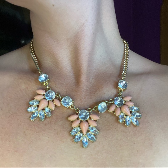 Vintage style necklace costume jewelry - Picture 2 of 2